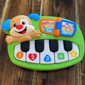 Fisher price piano!  Needs batteries!  Bundle with our vtech toys and save!